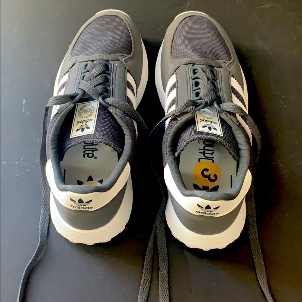 Adidas Boy’s tennis shoes SoleCourt xJ